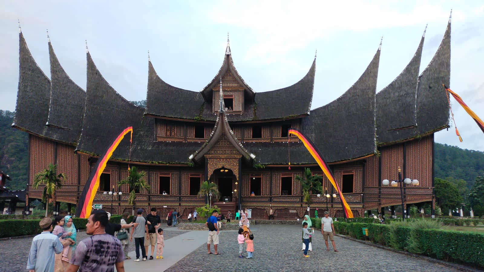 Overland Tour Round Trip Sumatra